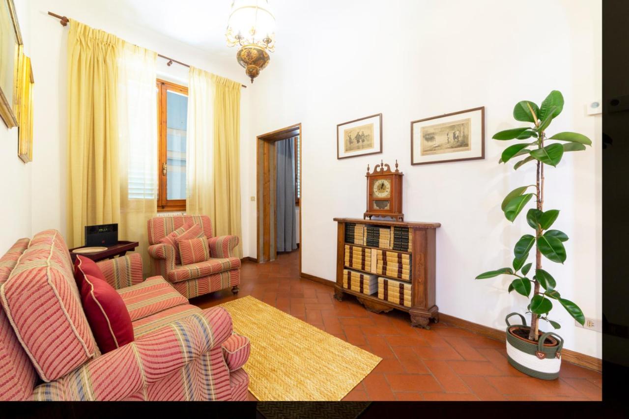 110 Sqm Apartment 6 Sleeps In Santa Croce Florencia Exterior foto