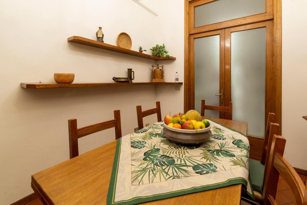 110 Sqm Apartment 6 Sleeps In Santa Croce Florencia Exterior foto