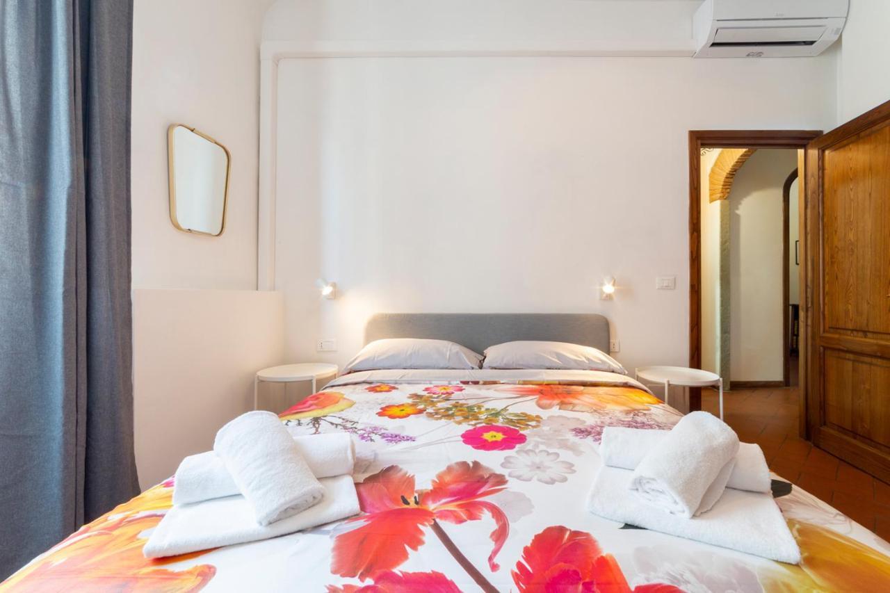 110 Sqm Apartment 6 Sleeps In Santa Croce Florencia Exterior foto