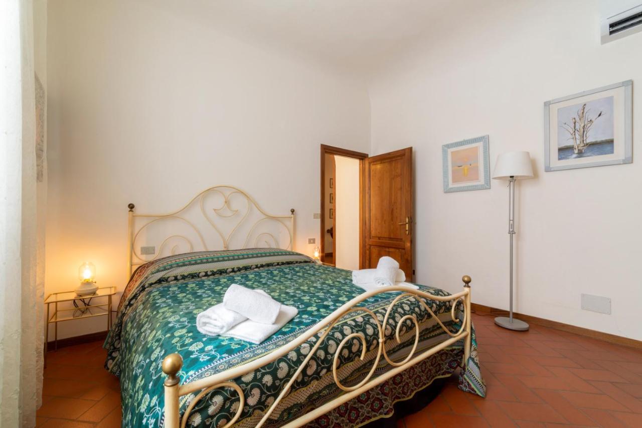 110 Sqm Apartment 6 Sleeps In Santa Croce Florencia Exterior foto
