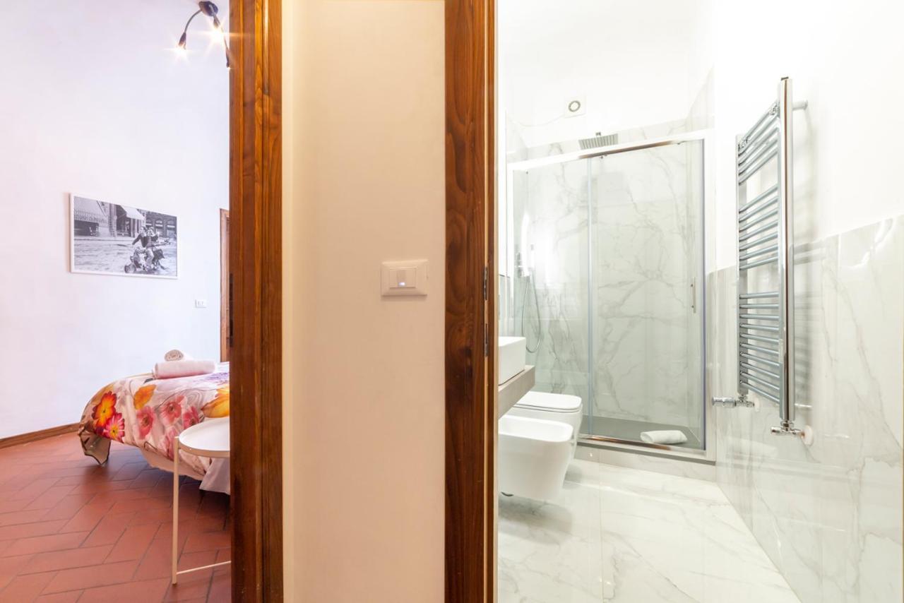 110 Sqm Apartment 6 Sleeps In Santa Croce Florencia Exterior foto